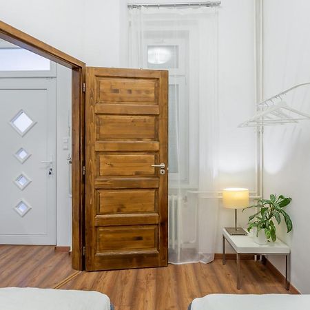 Central Avenue Apartment บูดาเปสต์ ภายนอก รูปภาพ