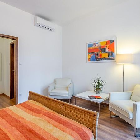 Central Avenue Apartment บูดาเปสต์ ภายนอก รูปภาพ