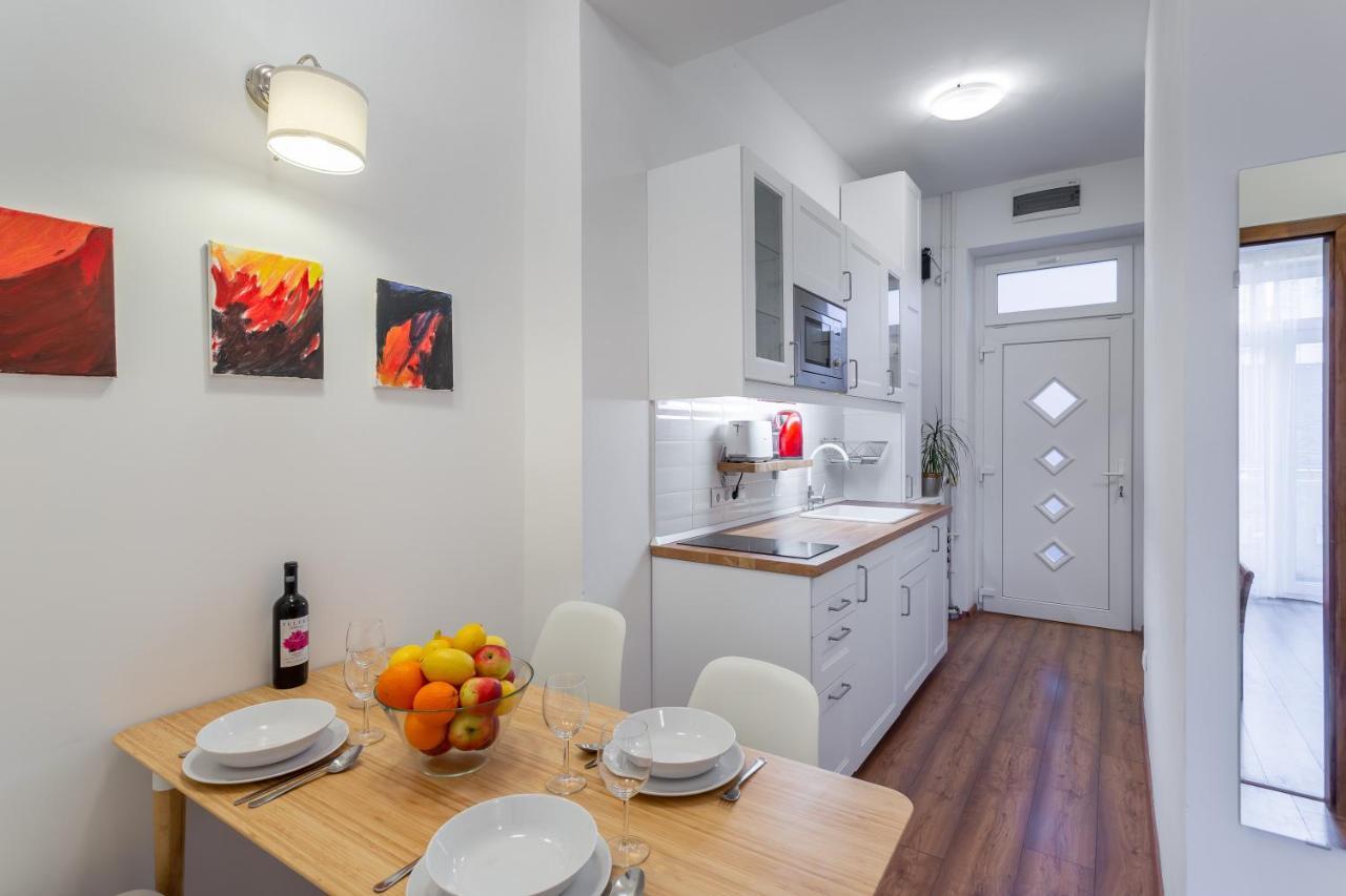 Central Avenue Apartment บูดาเปสต์ ภายนอก รูปภาพ
