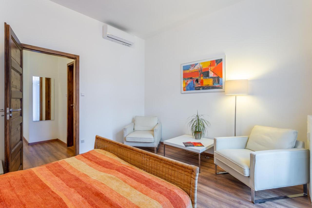 Central Avenue Apartment บูดาเปสต์ ภายนอก รูปภาพ