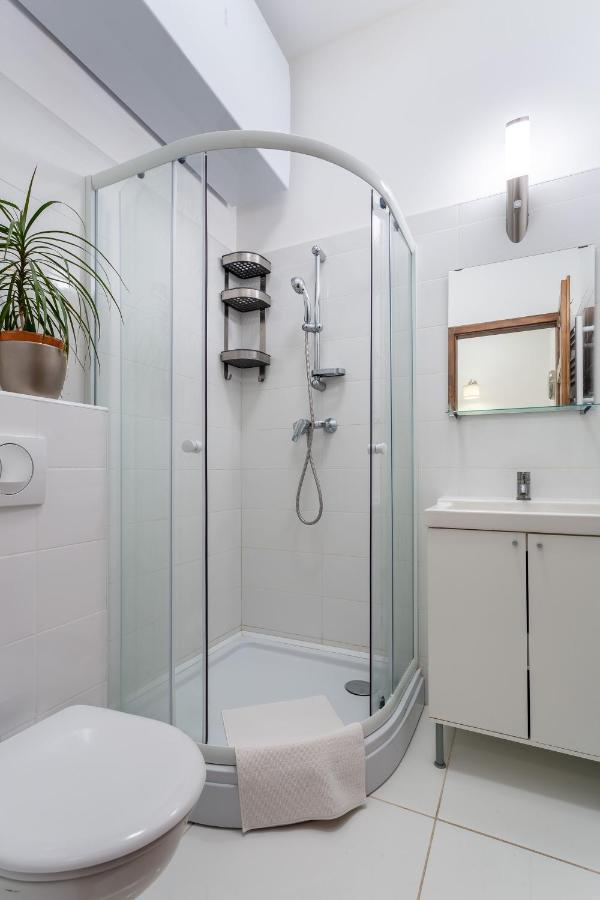 Central Avenue Apartment บูดาเปสต์ ภายนอก รูปภาพ