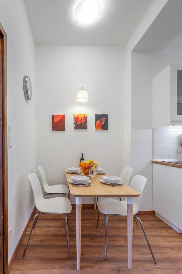 Central Avenue Apartment บูดาเปสต์ ภายนอก รูปภาพ